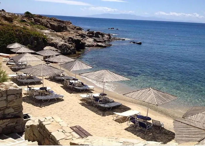 Cute Double Storey I Pool & Apartment