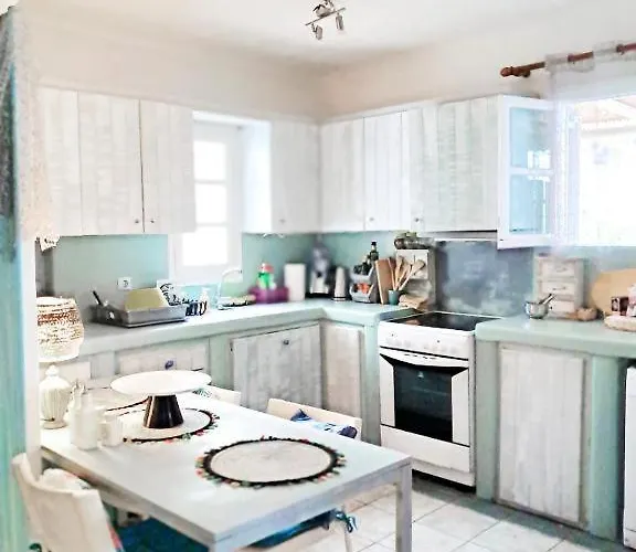 Cute Double Storey I Pool & Apartment