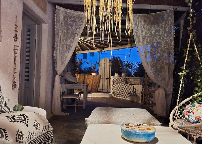 Cute Double Storey I Pool & Apartment *