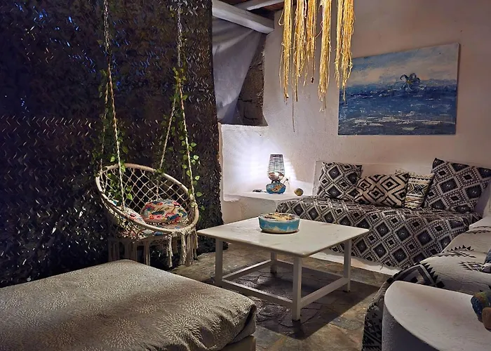 Cute Double Storey I Pool & Apartment