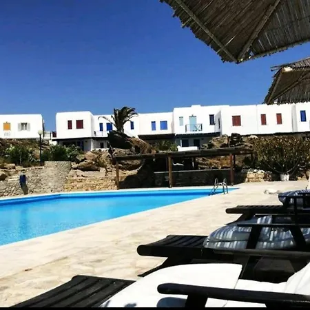아파트 Beachside Double Storey Maisonette With Pool