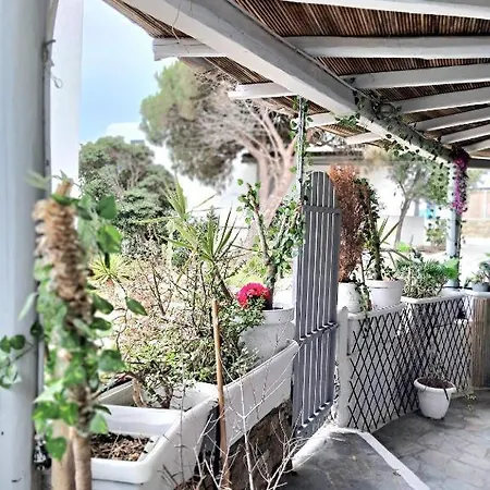 Beachside Double Storey Maisonette With Pool Апартаменты *