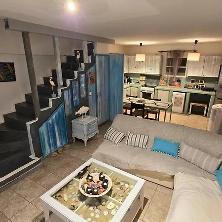 Апартаменты Beachside Double Storey Maisonette With Pool *