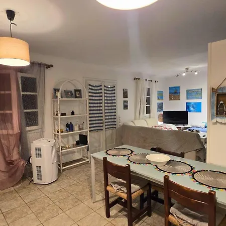Beachside Double Storey Maisonette With Pool Apartmán *