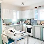 Beachside Double Storey Maisonette With Pool Апартаменты