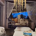 Beachside Double Storey Maisonette With Pool Апартаменты *